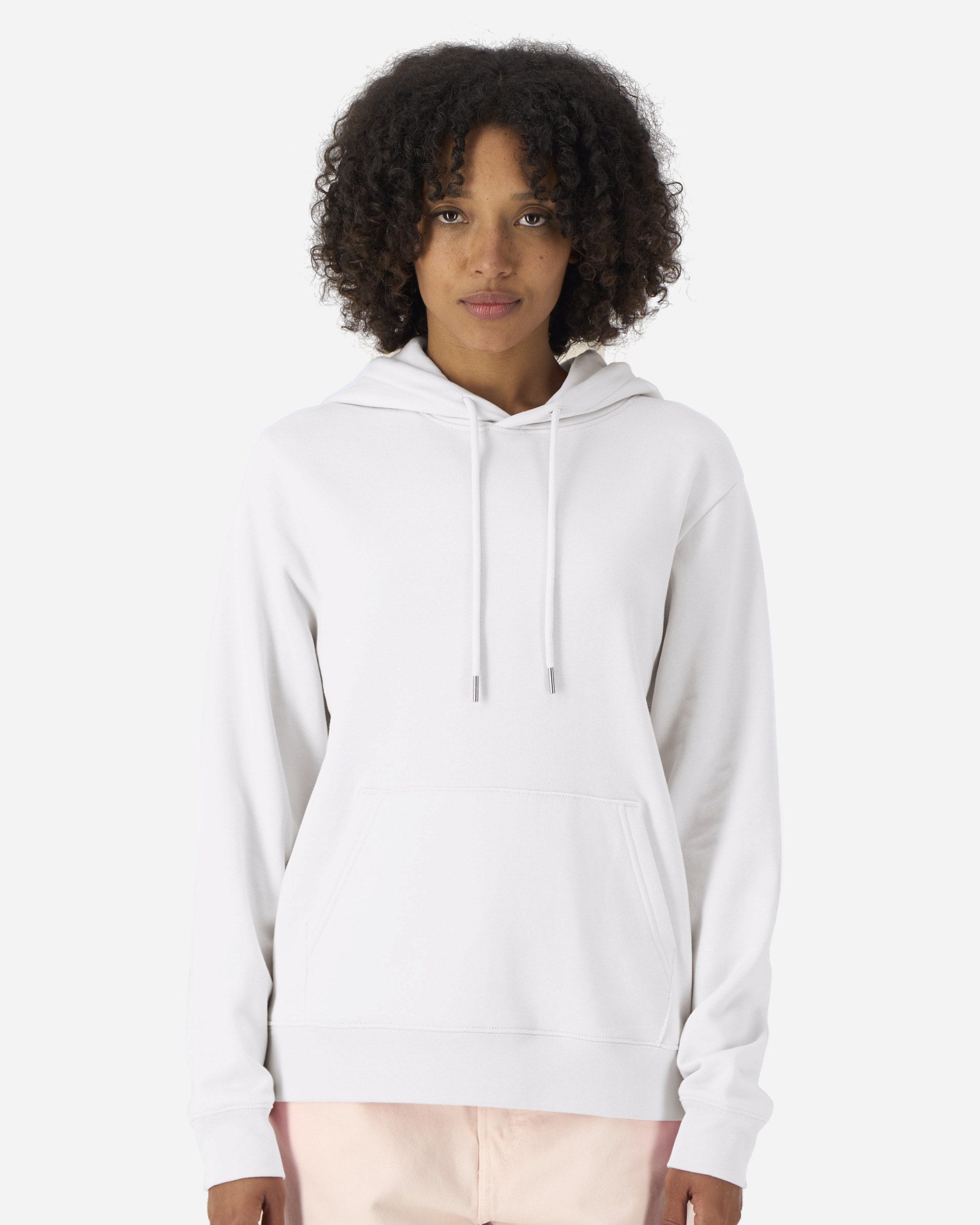 Sweat à capuche femme Stella Gamechanger porté, coloris White
