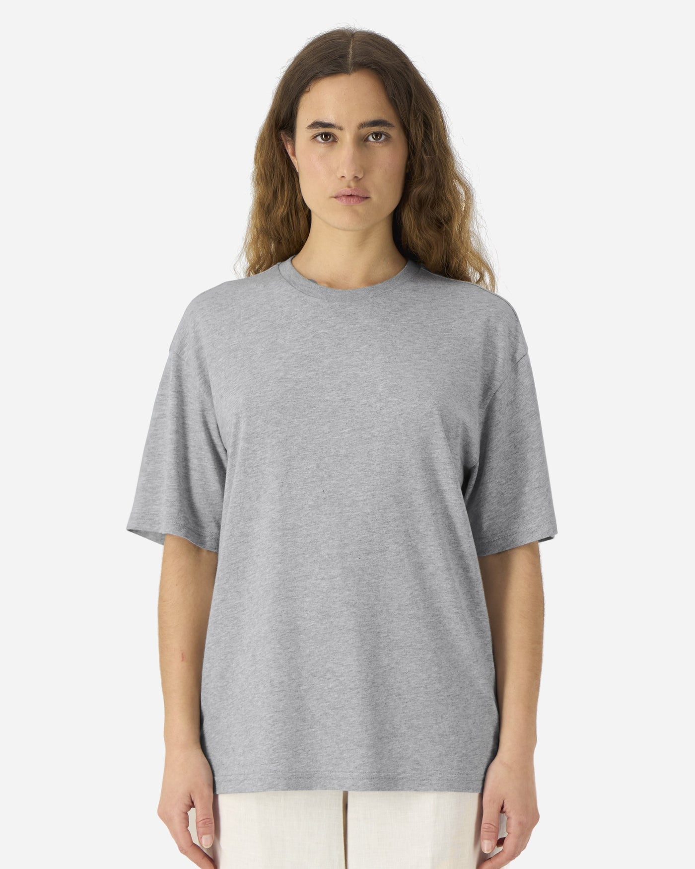 T-shirt unisexe Blaker porté, coloris Heather Grey