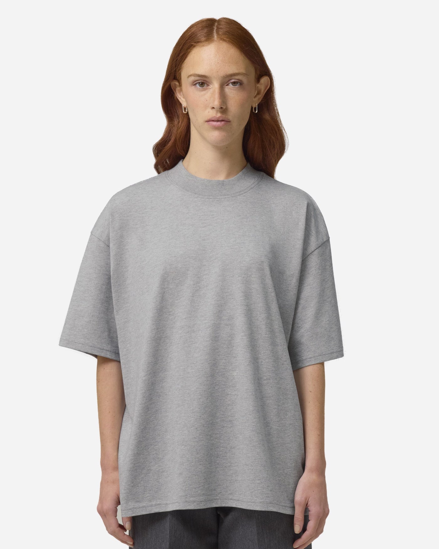 T-shirt unisexe Blaster 2.0 porté, coloris Heather Grey