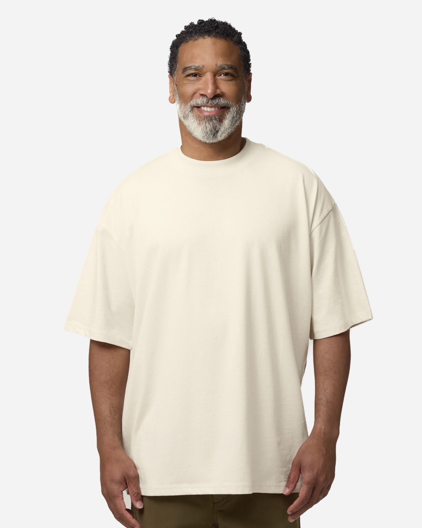 T-shirt unisexe Blaster 2.0 porté, coloris Natural Raw