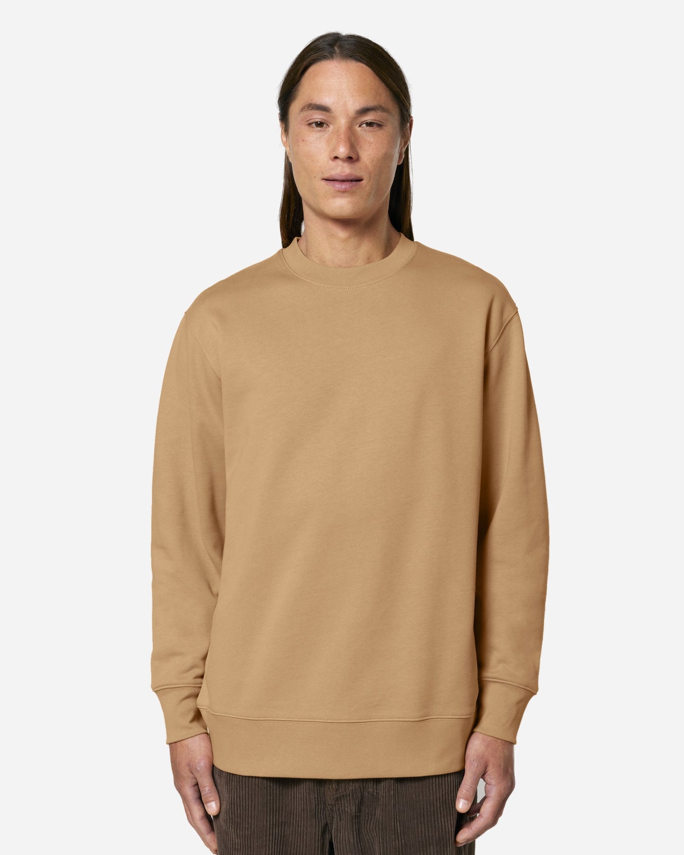 Sweat unisexe Changer 2.0 porté, coloris Latte