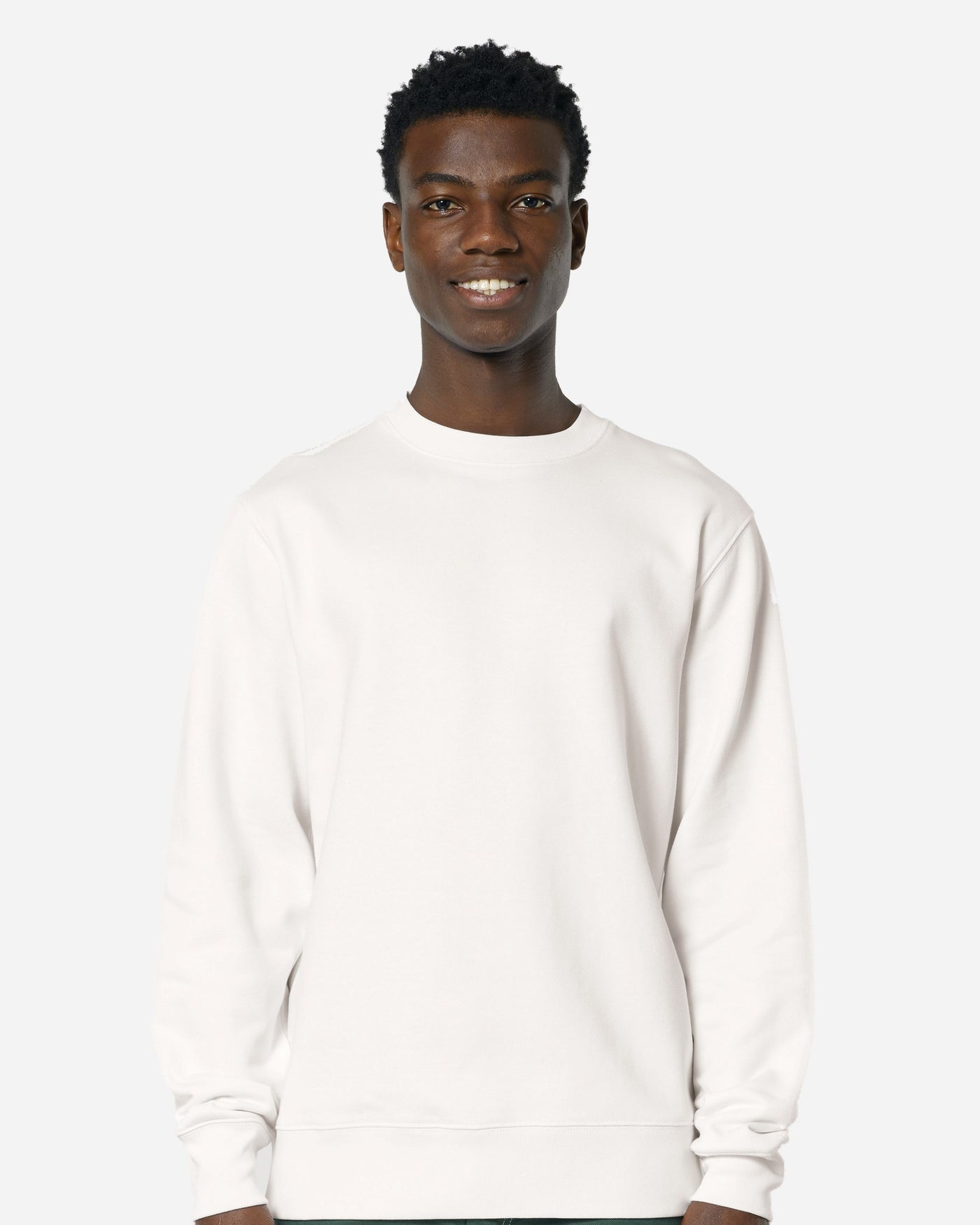 Sweat unisexe Changer 2.0 porté, coloris Off White