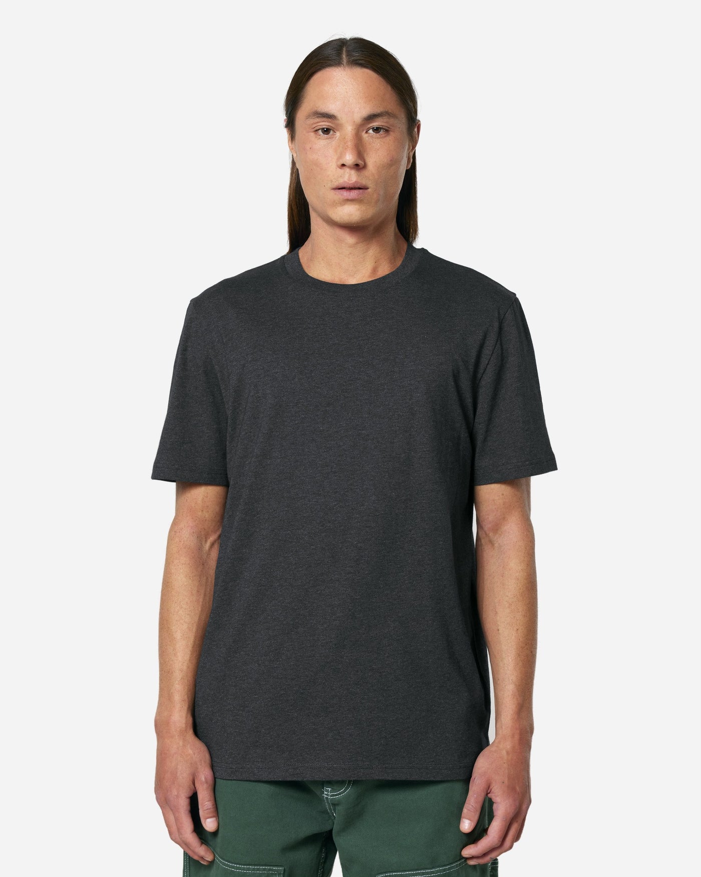 T-shirt unisexe Creator 2.0 porté, coloris Dark Heather Grey