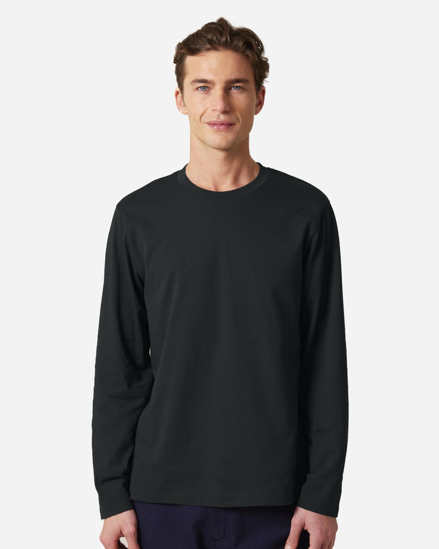 T-shirt unisexe Creator 2.0 Long Sleeve porté, coloris Black