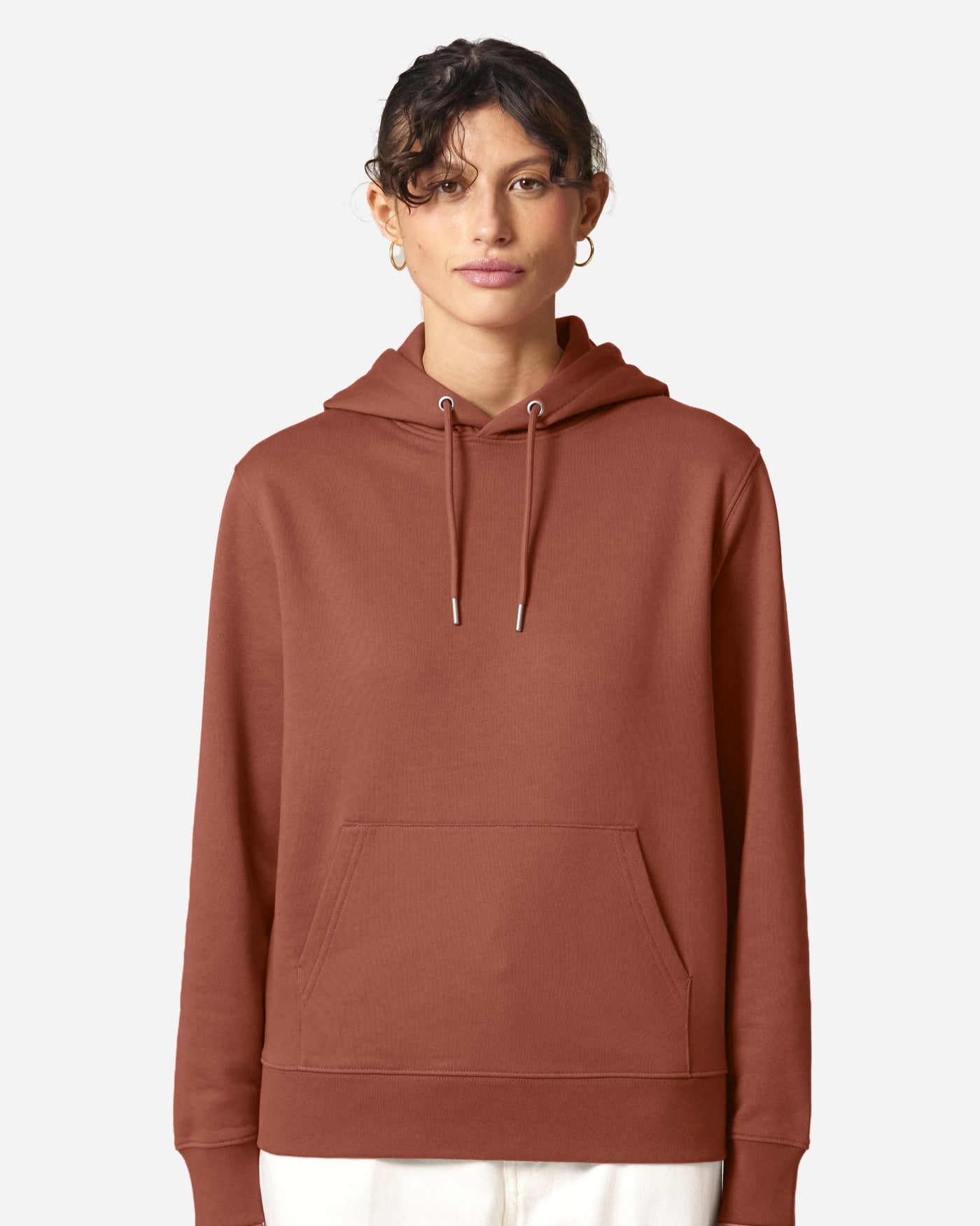 Sweat à capuche unisexe Cruiser 2.0 porté, coloris Heritage Brown