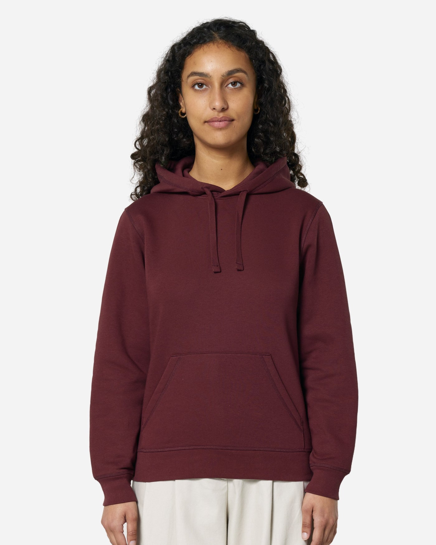 Sweat à capuche unisexe Drummer 2.0 porté, coloris Burgundy