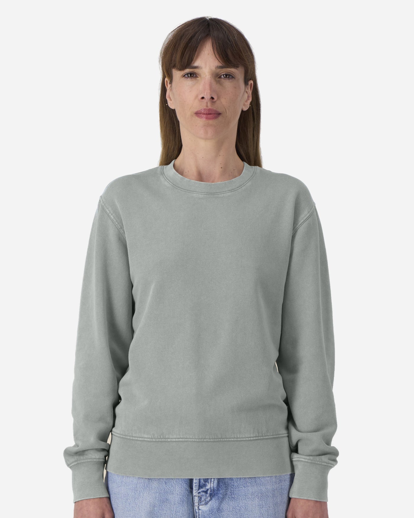 Sweat unisexe Matcher Vintage porté, coloris G. Dyed Misty Grey