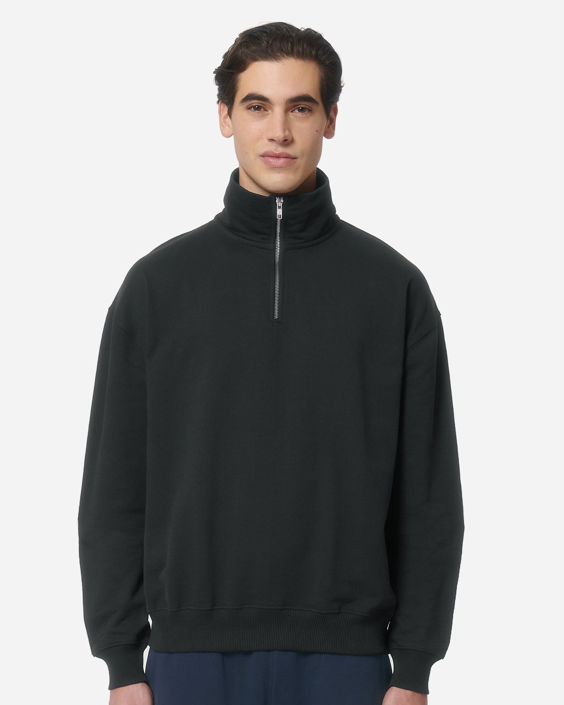 Sweat col zippé unisexe Miller Dry porté, coloris Black