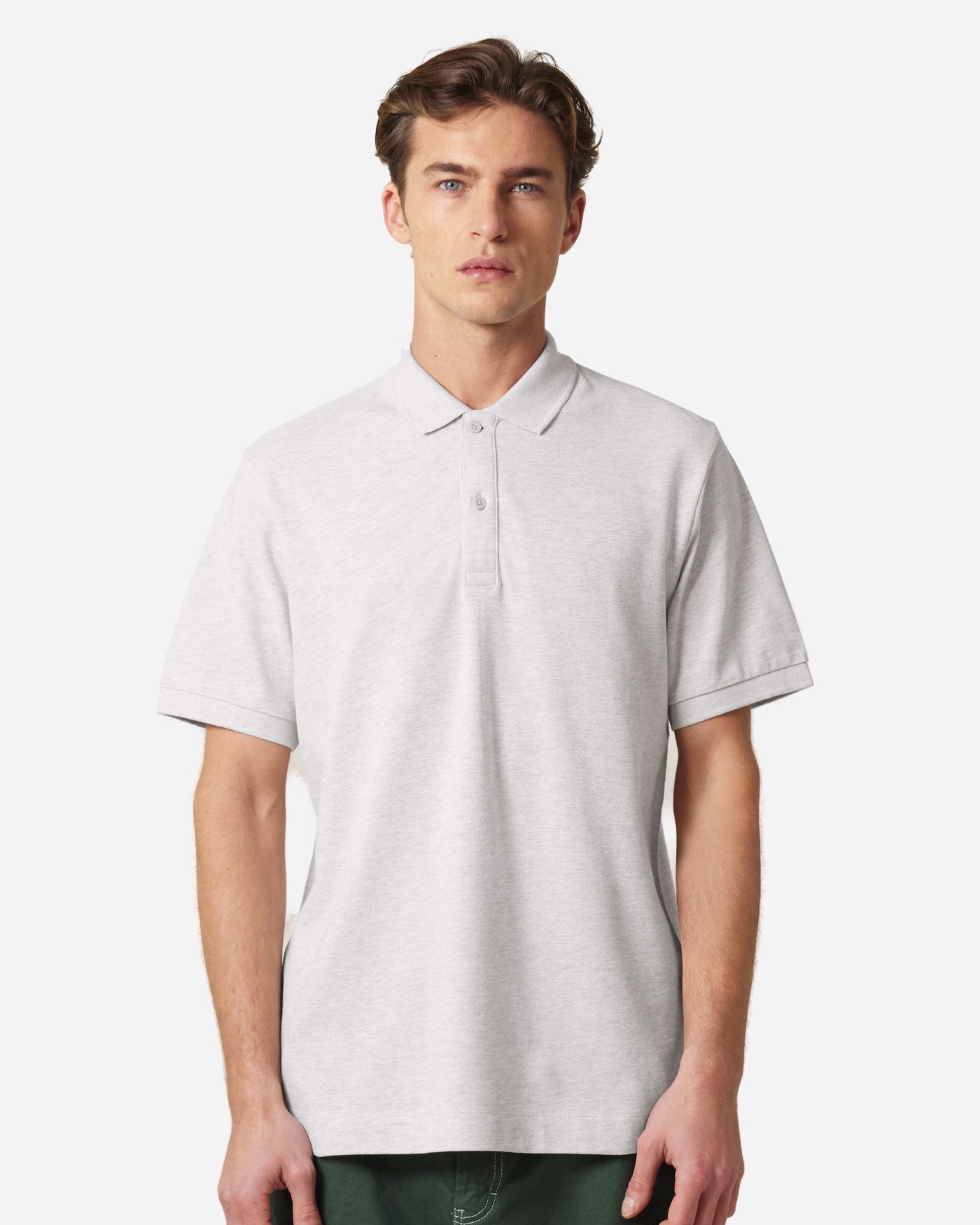 Polo unisexe Prepster 2.0 porté, coloris Cool Heather Grey