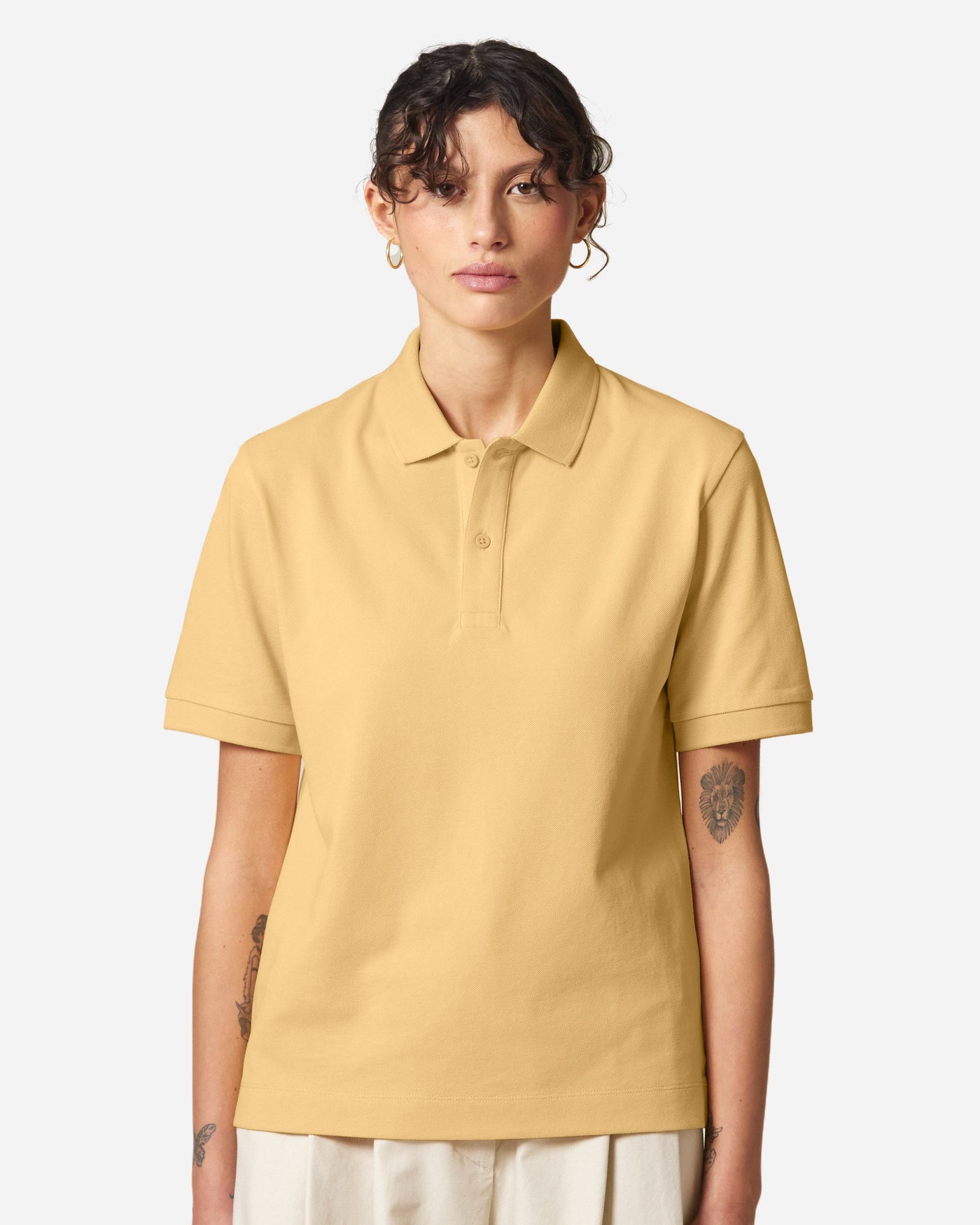 Polo unisexe Prepster 2.0 porté, coloris Nispero