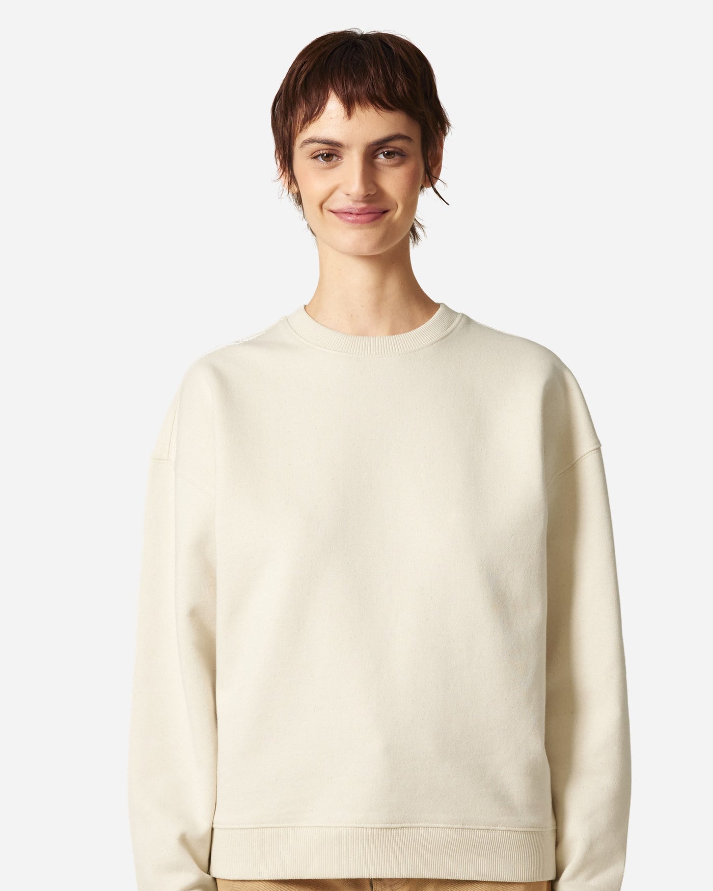 Sweat unisexe Radder 2.0 porté, coloris Natural Raw