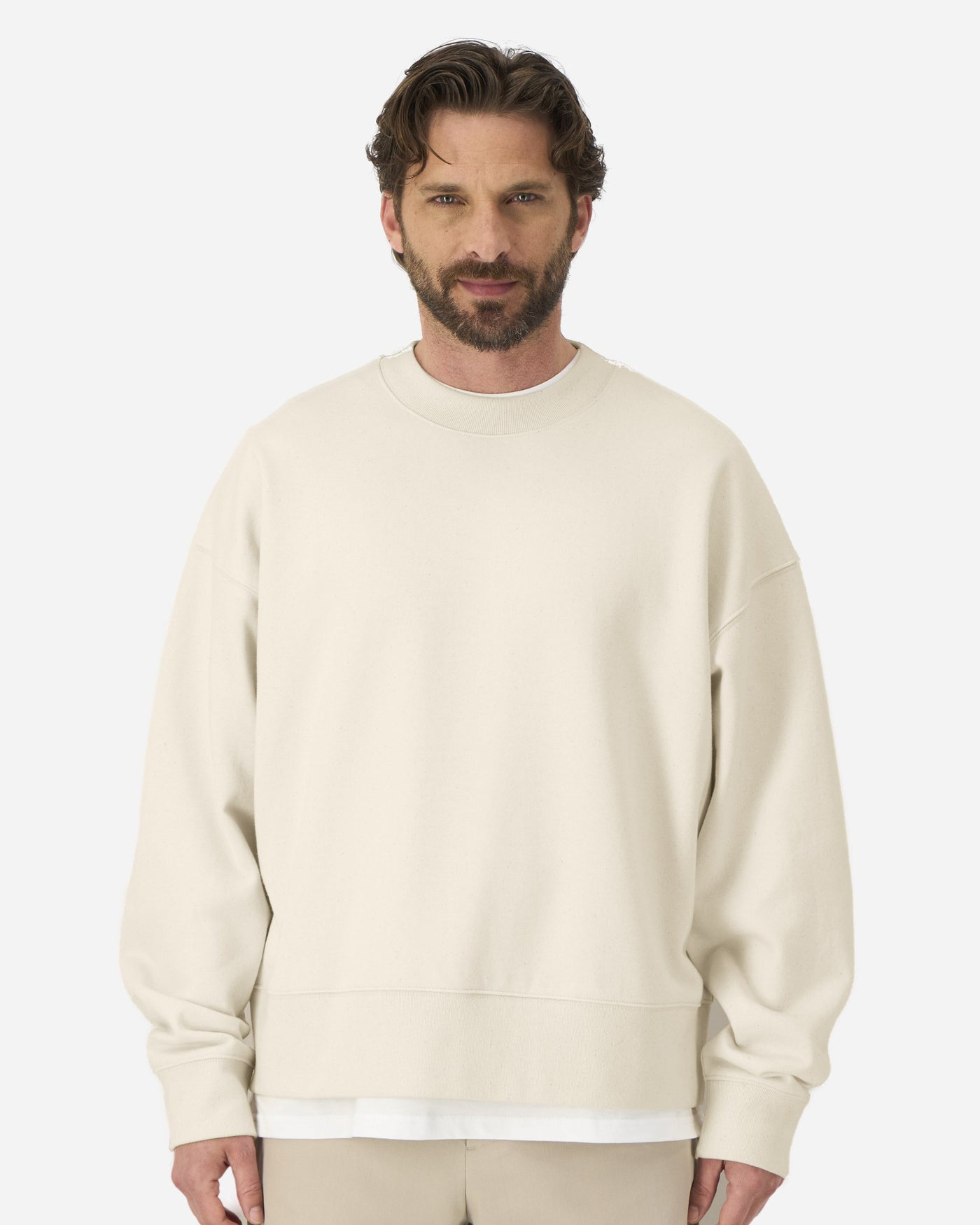 Sweat unisexe Ryler porté, coloris Natural Raw