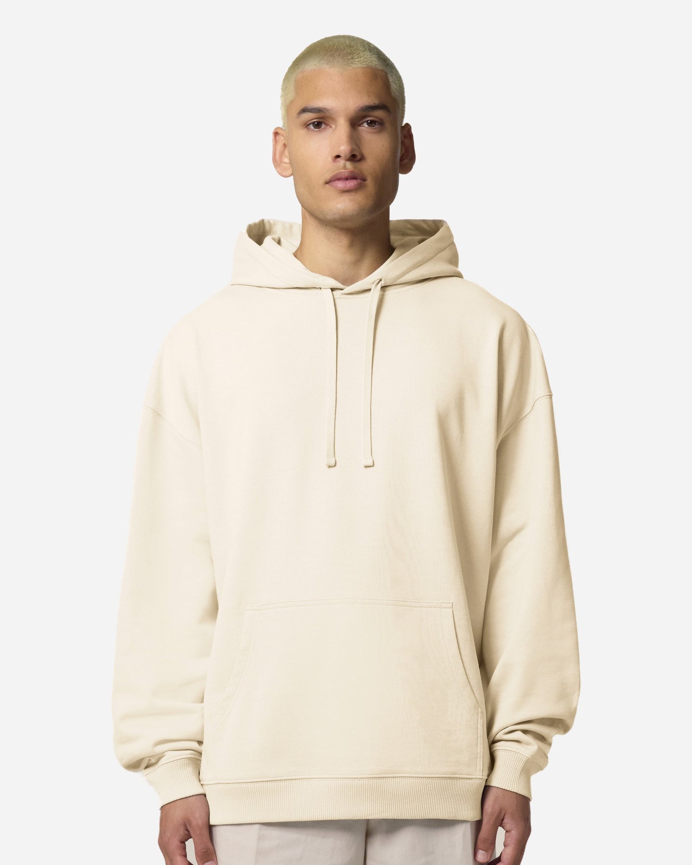 Sweat à capuche unisexe Slammer 2.0 porté, coloris Cream