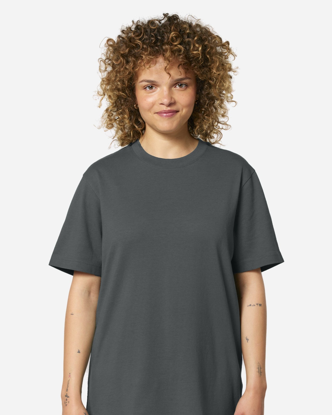 T-shirt unisexe Sparker 2.0 porté, coloris Anthracite