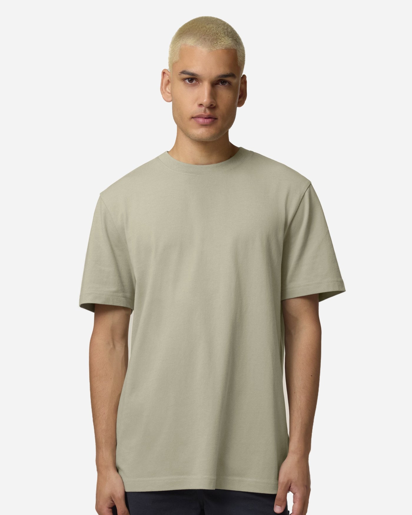 T-shirt unisexe Sparker 2.0 porté, coloris Stone
