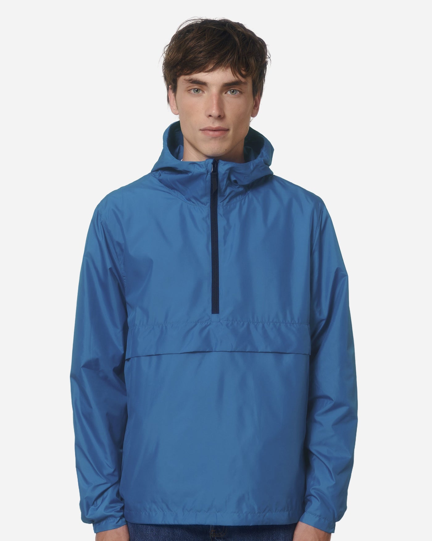 Anorak unisexe Speeder porté, coloris Royal Blue