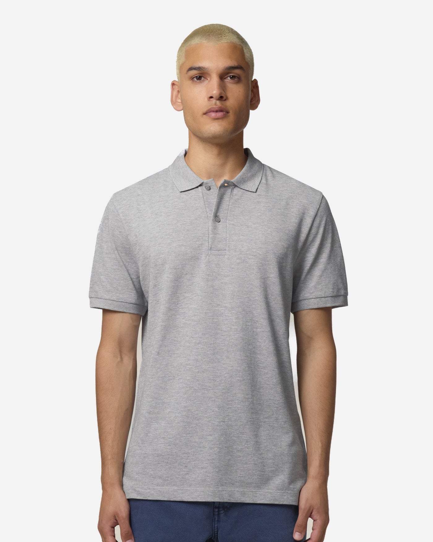 Polo homme Stanley Coaster porté, coloris Heather Grey