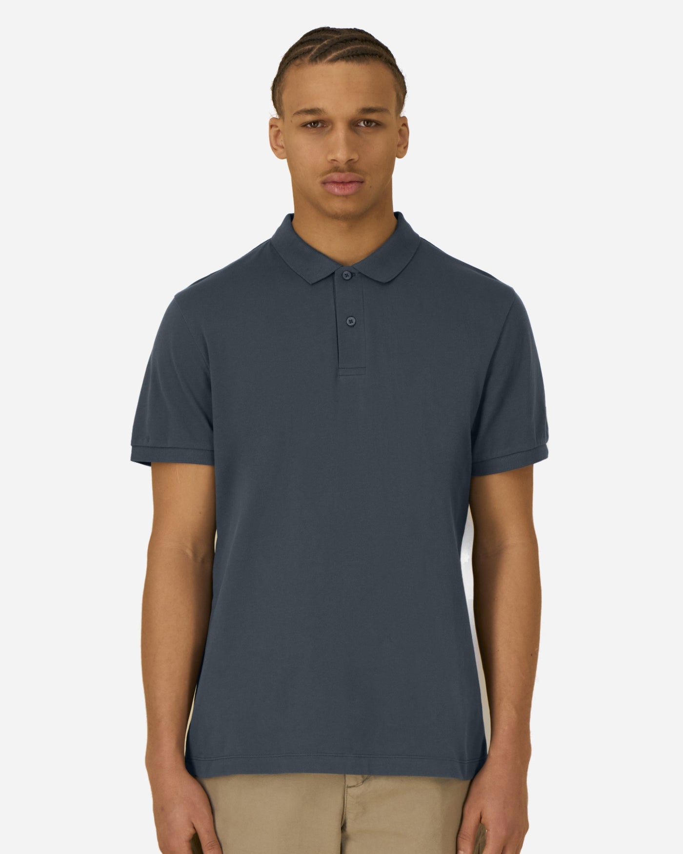Polo homme Stanley Coaster porté, coloris India Ink Grey