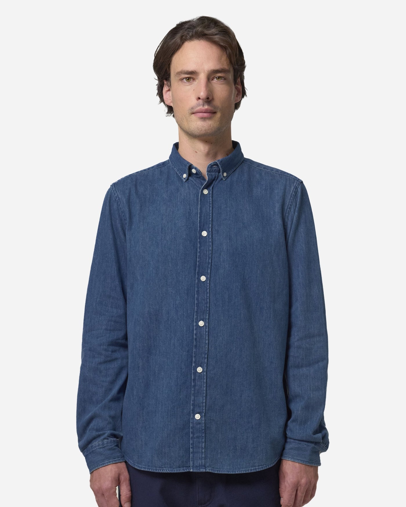 Chemise en jean homme Stanley Denim Shirt porté, coloris Mid Wash