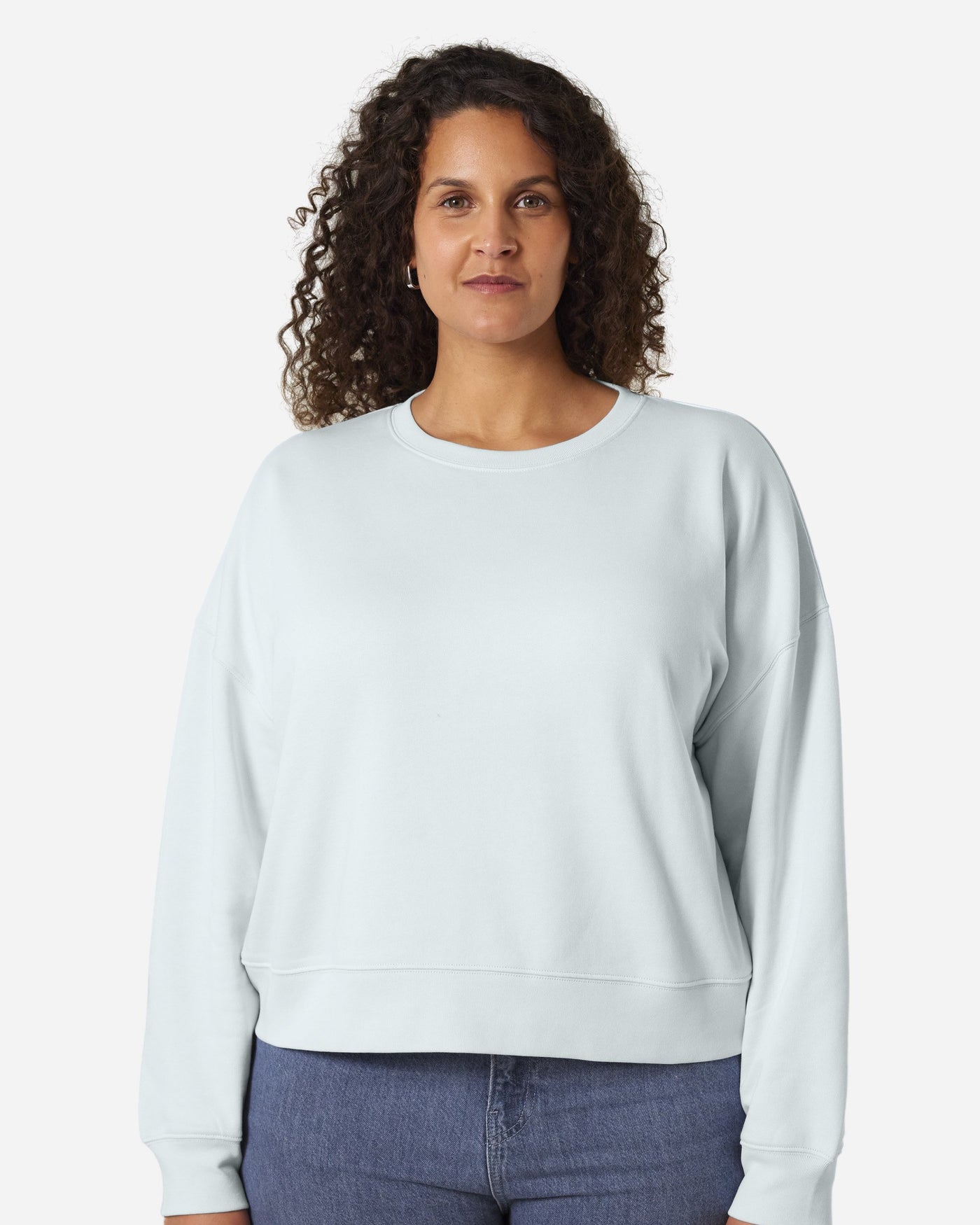 Sweat femme Stella Alma porté, coloris Blue Ice