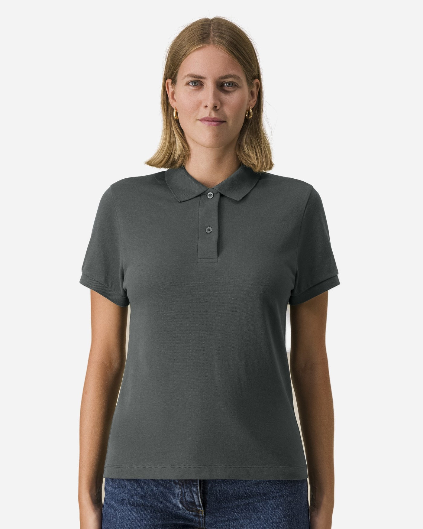 Polo femme Stella Coaster porté, coloris Anthracite
