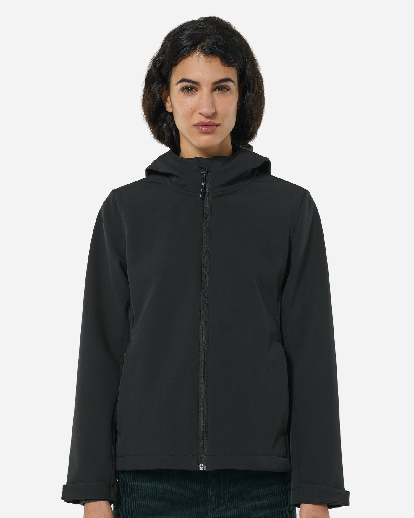 Veste softshell à capuche femme Stella Discoverer porté, coloris Black