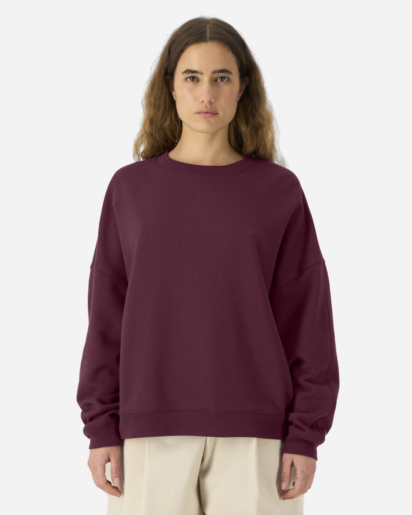 Sweat femme Stella Lianna porté, coloris Deep Plum