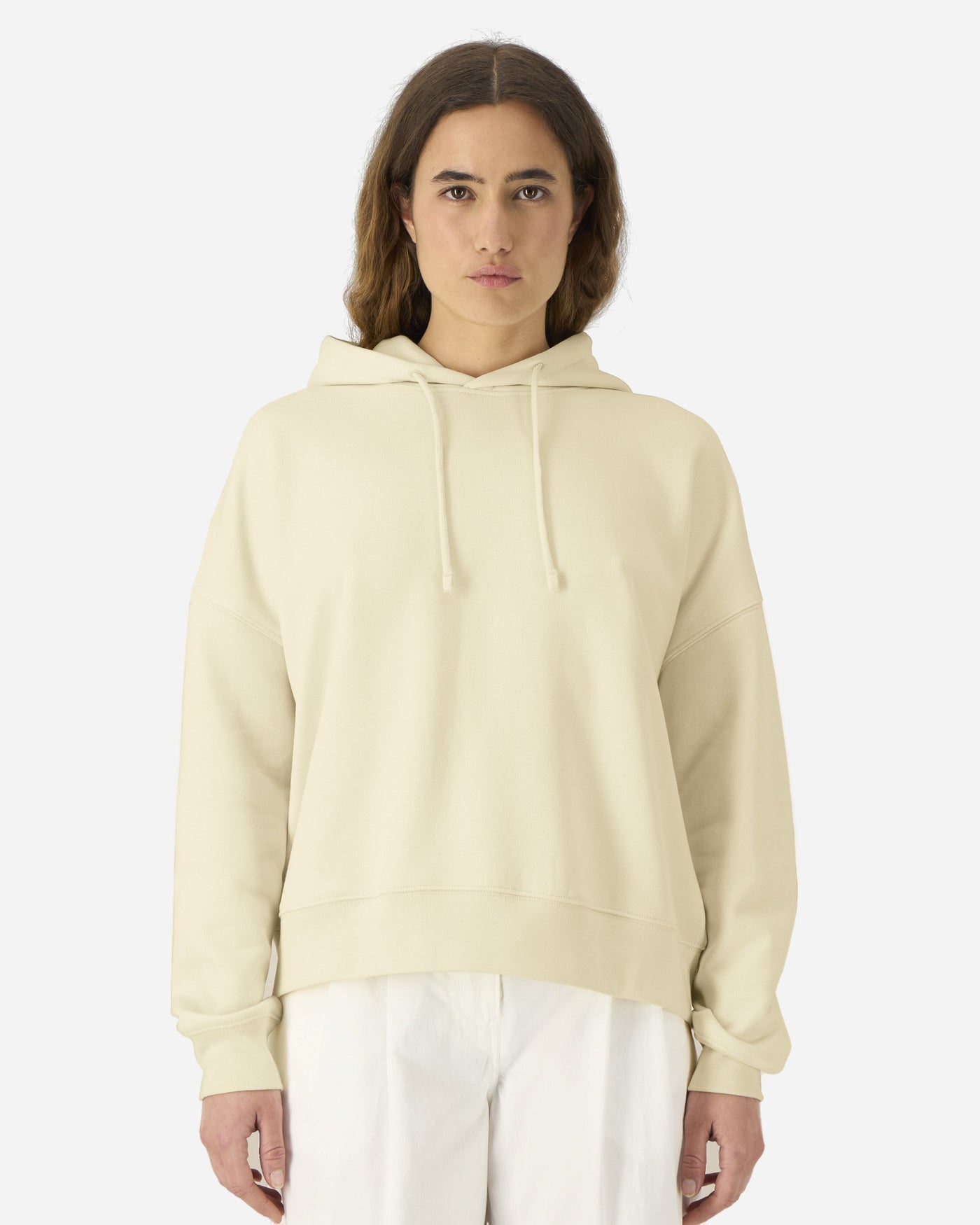 Sweat à capuche femme Stella Nora porté, coloris Honey Paper