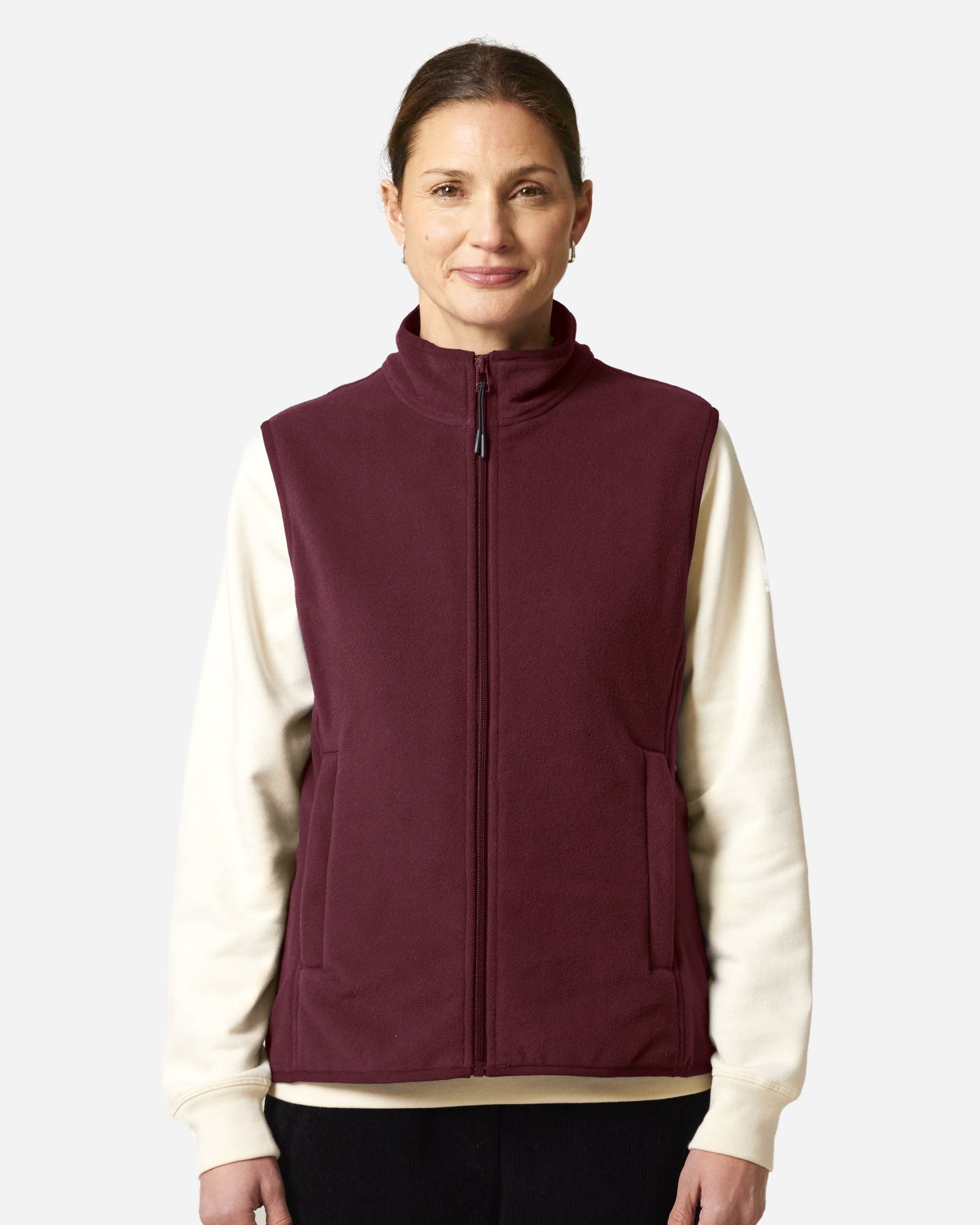 Gilet polaire femme Stella Quester porté, coloris Burgundy