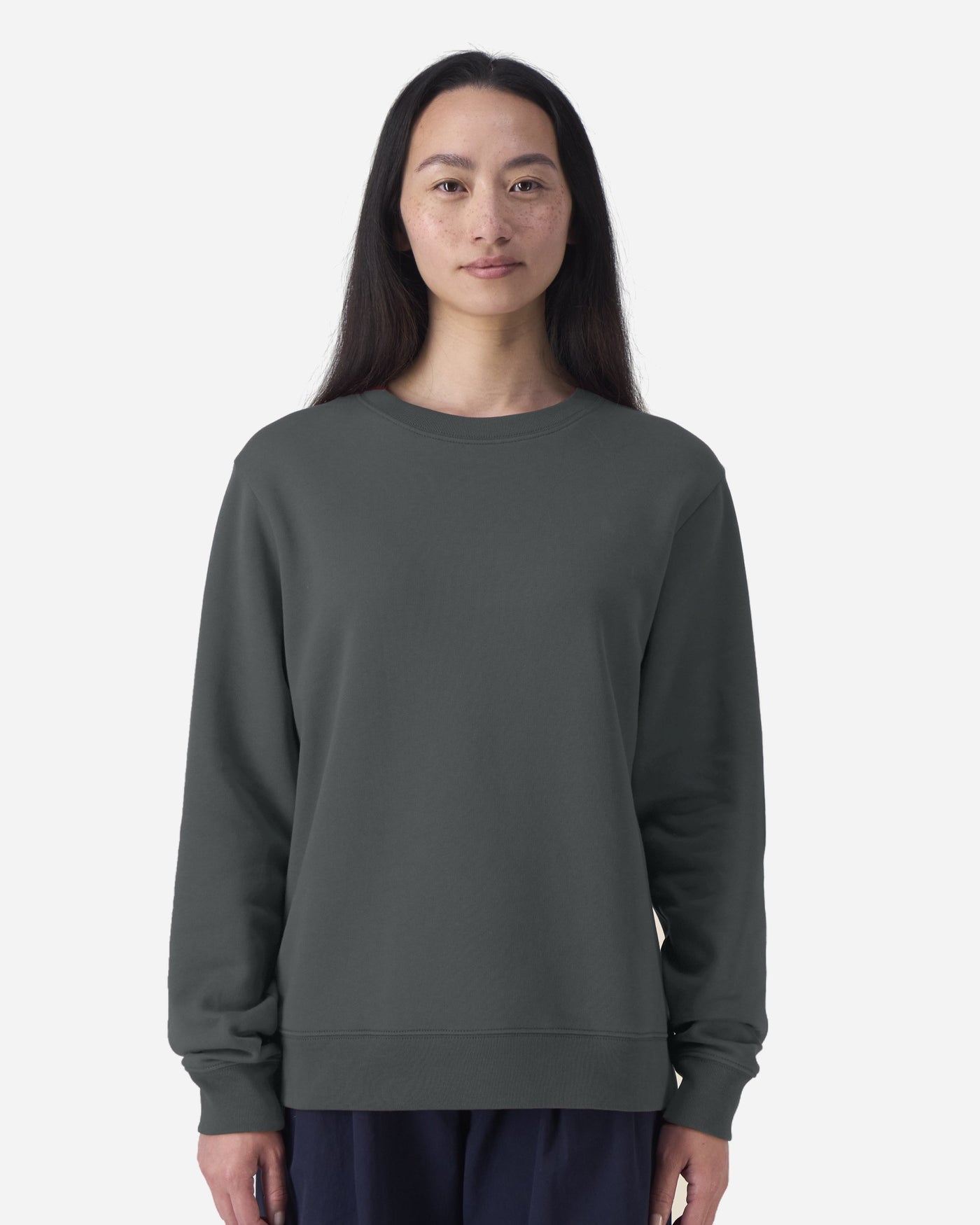 Sweat femme Stella Thinker porté, coloris Anthracite