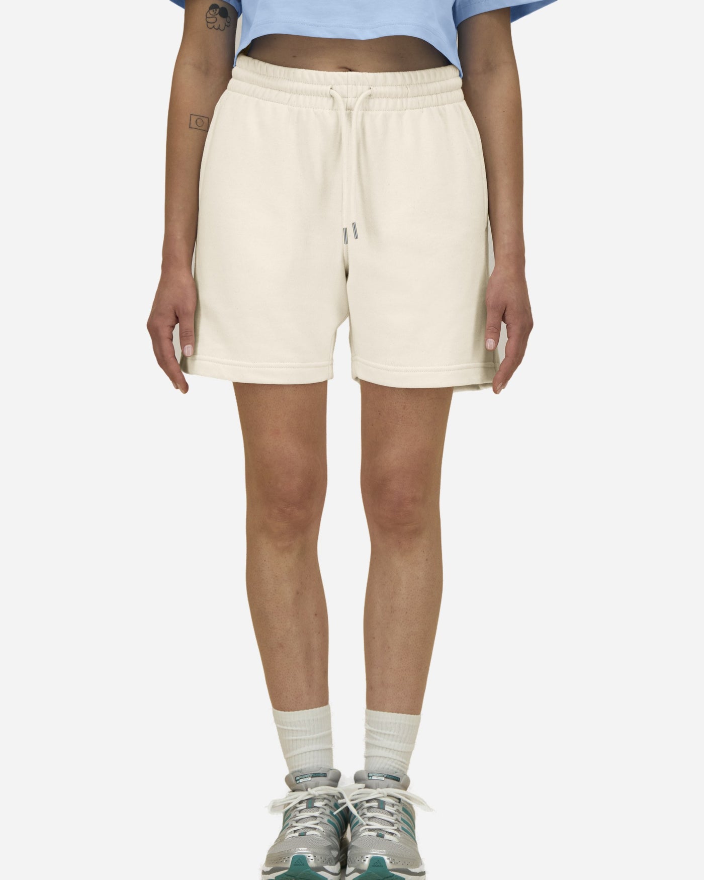 Short Trainer 2.0 porté, coloris Natural Raw