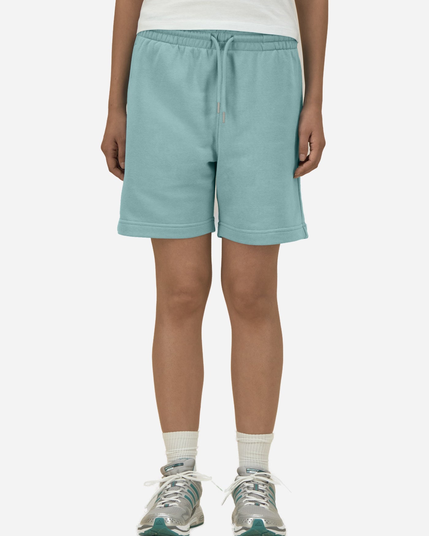 Short Trainer 2.0 porté, coloris Teal Monstera