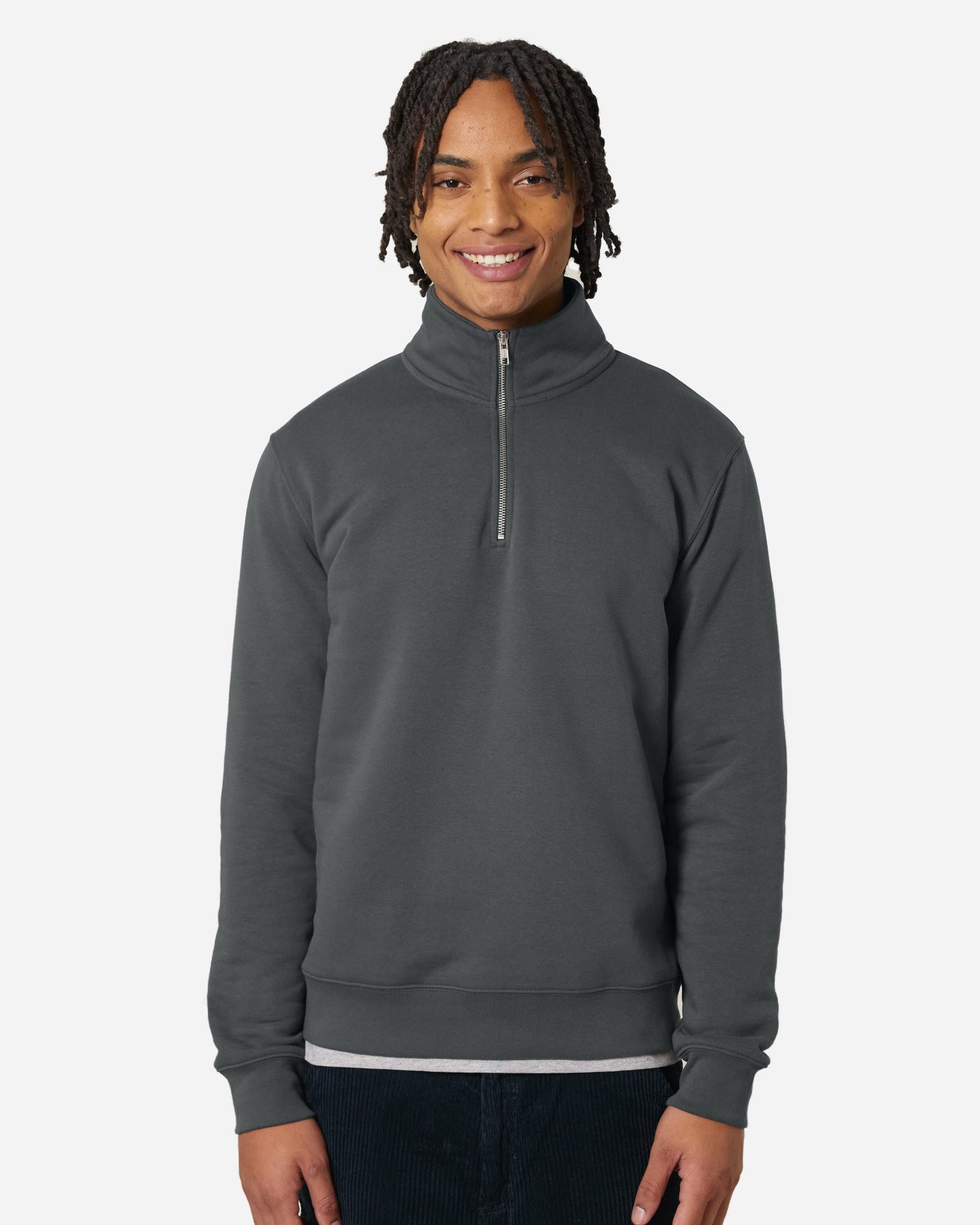 Sweat col zippé unisexe Trucker 2.0 porté, coloris Anthracite